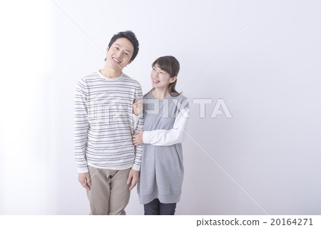 Friendly young men and women Friendly young men and women 20164271