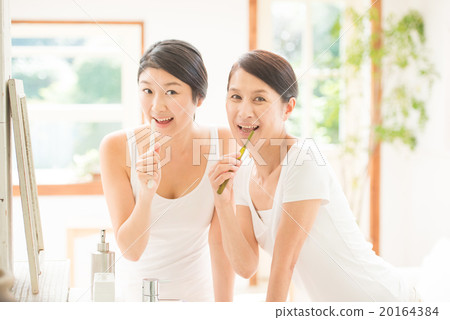 Two-generation Beauty Image Two-generation Beauty Image 20164384