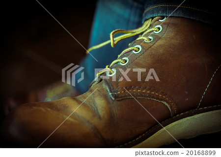 old brown boot leather shoes, close-up image 20168899
