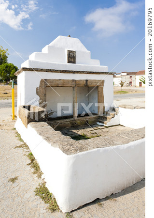 white fountain, Flor da Rosa, Alentejo, Portugal 20169795