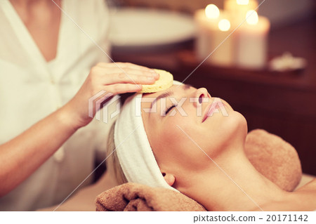 close up of woman having face cleaning in spa 20171142