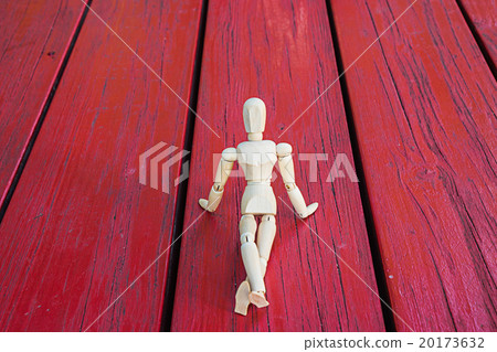 Wooden figure introduce thinking show and present Wooden figure introduce thinking show and present 20173632