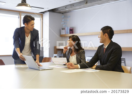 休閒商務 20173829