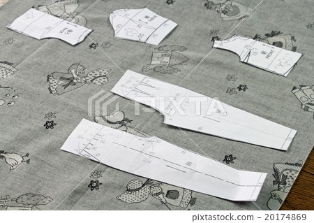 Dressmaking 20174869