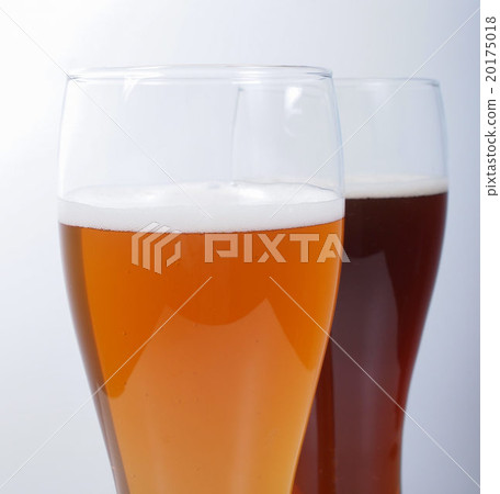 Two glasses of German beer 20175018