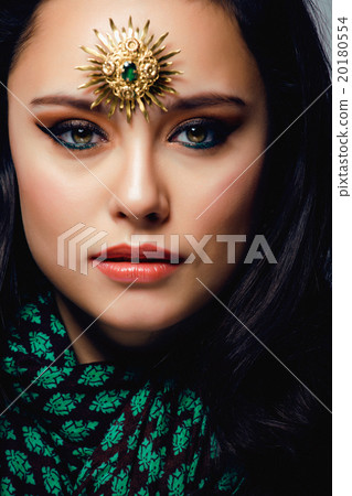 beauty eastern woman with jewelry close up, bride beauty eastern woman with jewelry close up, bride 20180554