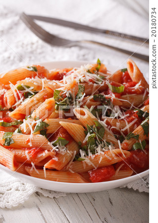 arrabbiata pasta with parmesan and herbs 20180734