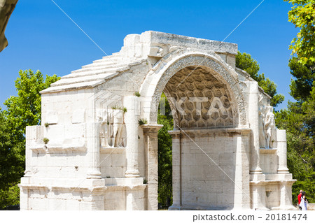 Roman Triumphal arch, Saint-Remy-de-Provence 20181474