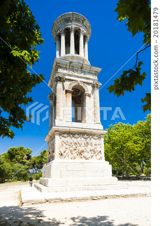 Roman Mausoleum, Glanum, Saint-Remy-de-Provence 20181479