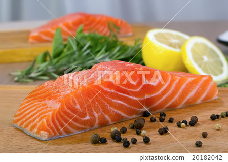 Fresh salmon Fresh salmon 20182042