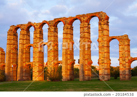 old roman aqueduct old roman aqueduct 20184538