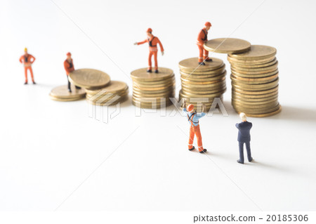 Businessman and construction site manager 20185306