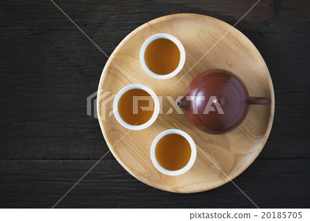 Chinese tea set on wooden, closeup 20185705
