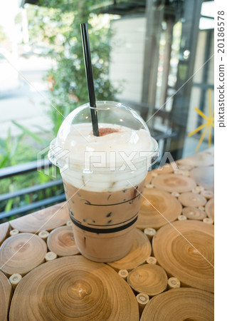 Coffee mocha into a plastic glass 20186578