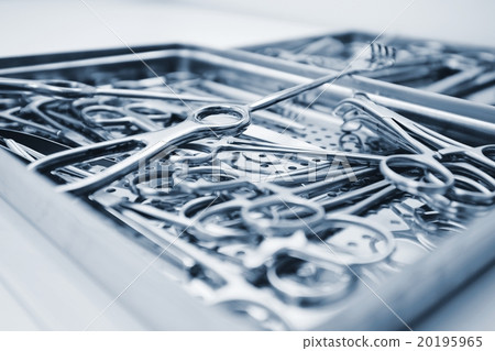 Surgical instruments and tools 20195965