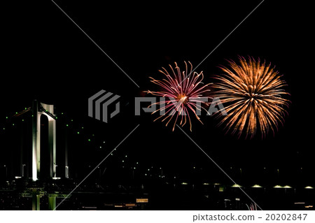 Rainbow Bridge and Fireworks Rainbow Bridge and Fireworks 20202847