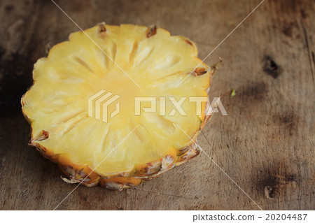 fresh pineapple sweet fruit 20204487