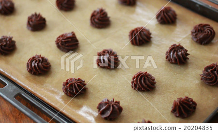 Ganache cookie making sweets at home 20204835