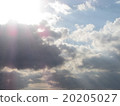 陽光從雲層中汲取 20205027