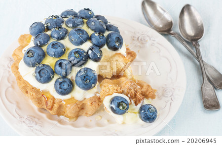 Cake with blueberries Cake with blueberries 20206945