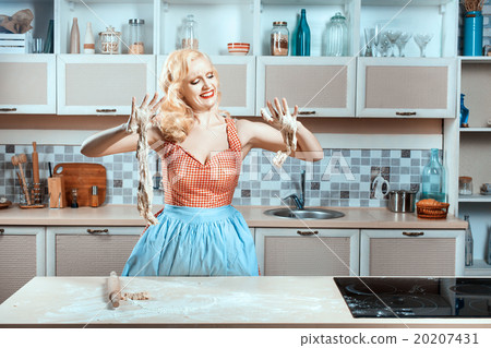 Girl in her arms stuck dough and she was crying. 20207431