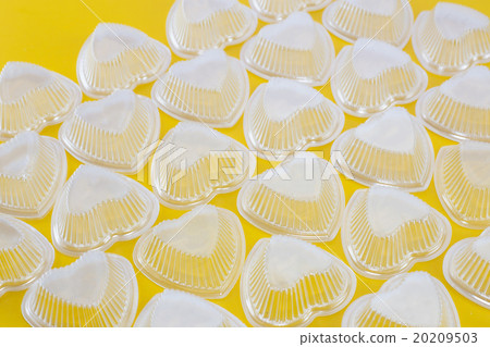translucent plastic bowl 20209503