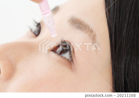 Eye drop · Young lady 20211108