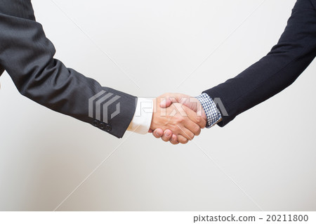 Businessman shaking hands 20211800