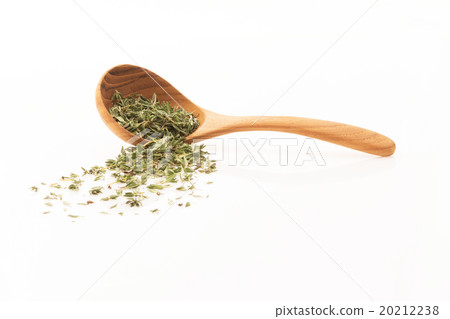 thyme on the wooden spoon, prepare cooking spicy s 20212238