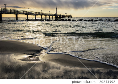 Pier 20213592