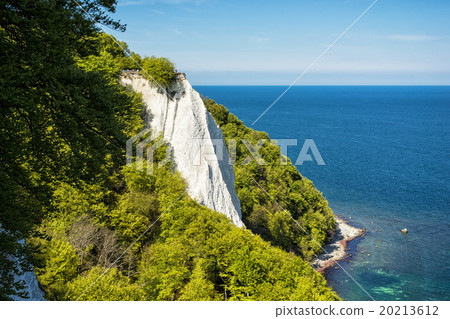 Chalk cliff 20213612