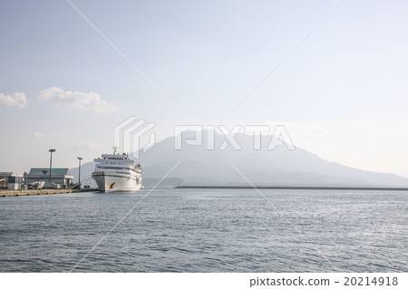 Kagoshima Harbor and Sakurajima 20214918