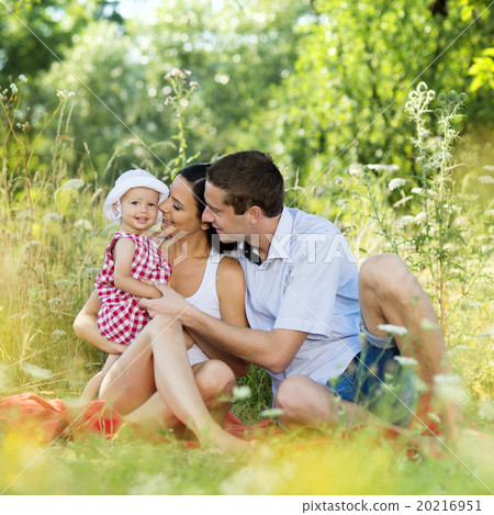 Happy family 20216951