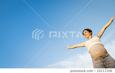 Pregnant woman 20217206