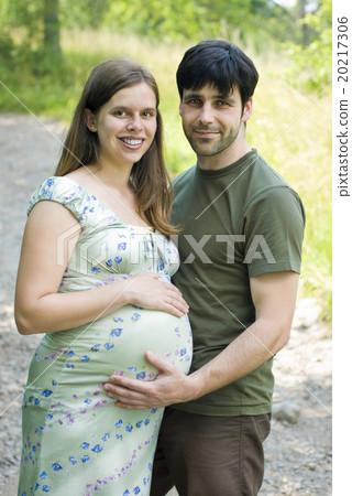 Pregnant couple Pregnant couple 20217306