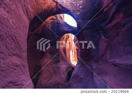 Slot canyon 20219666