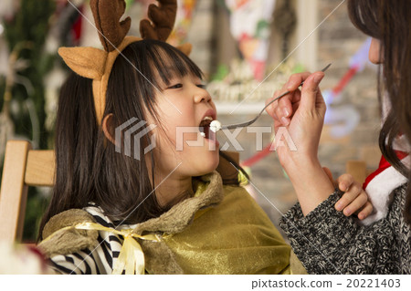 Christmas cake and parent and child Christmas cake and parent and child 20221403