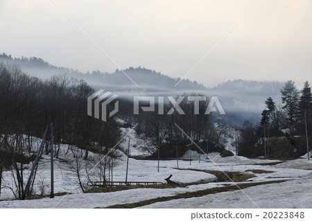 Mist flowing village / Kawanishi Yamagata prefecture 20223848