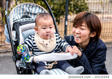 Parent and child strollers 20226848