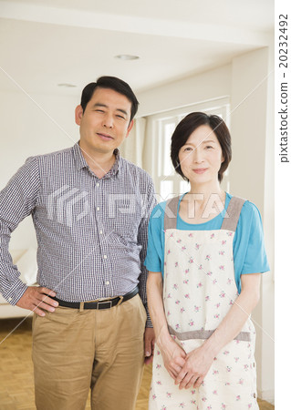 Portrait middle couple 20232492