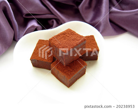 Handmade raw chocolate 20238953