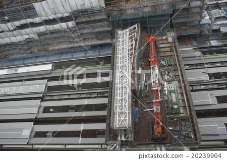 Osaka station city, large roof under construction. 20239904