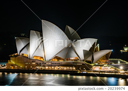 Night view of the opera house 20239974