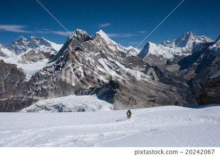 Mountaineers with Himalayas of Nepal 20242067