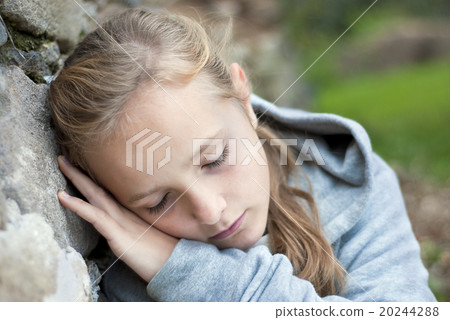 Sad child 20244288