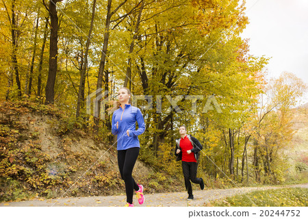 Running couple Running couple 20244752