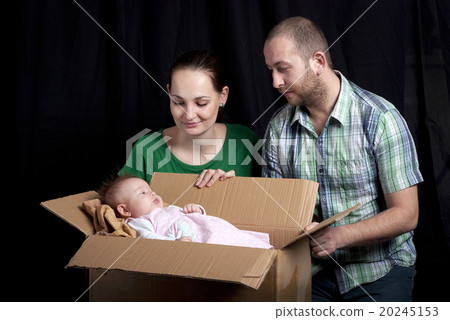 Baby in box 20245153