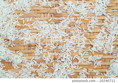 rice grain on native thai style bamboo wall 20246712