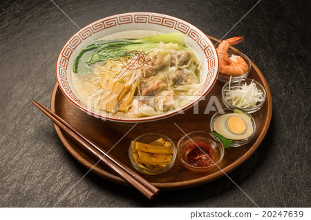 蝦餛飩麵條贏得了麵條中國食物 20247639