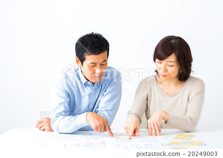 已婚夫婦女性男性驅動器需求消費稅前增加我的家庭購買副本空間休閒 20249003